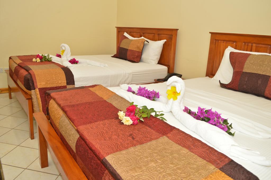 Classique International In Dominica Marigot Room photo