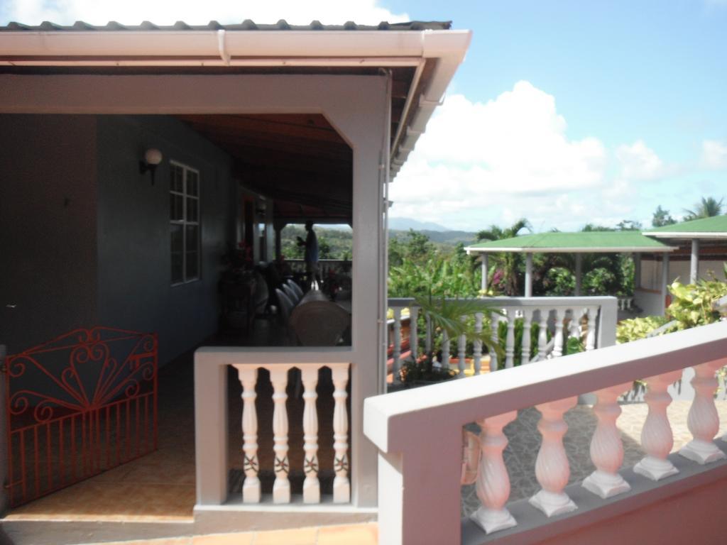 Classique International In Dominica Marigot Room photo