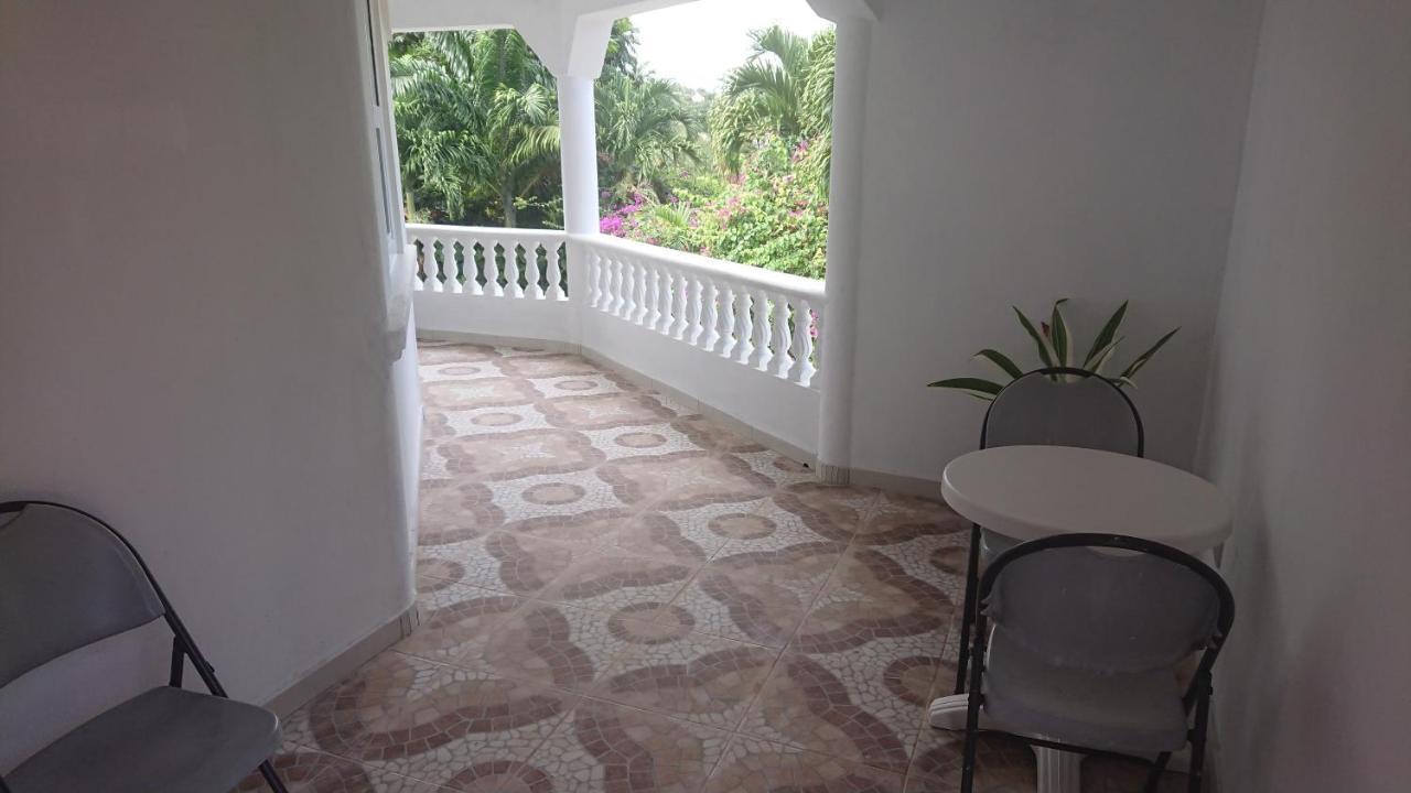 Classique International In Dominica Marigot Exterior photo
