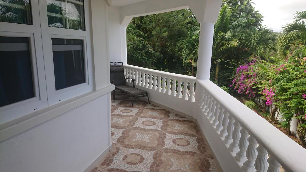 Classique International In Dominica Marigot Exterior photo